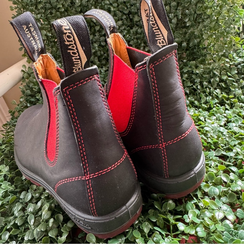 Blundstone Unisex Men's 6.5 (stamped on sole) Women's 8.5 VOLTAN Black/Red NEW - Picture 5 of 9